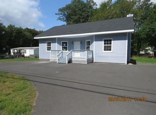 306 Summit Ave, Pocono Summit, PA 18346
