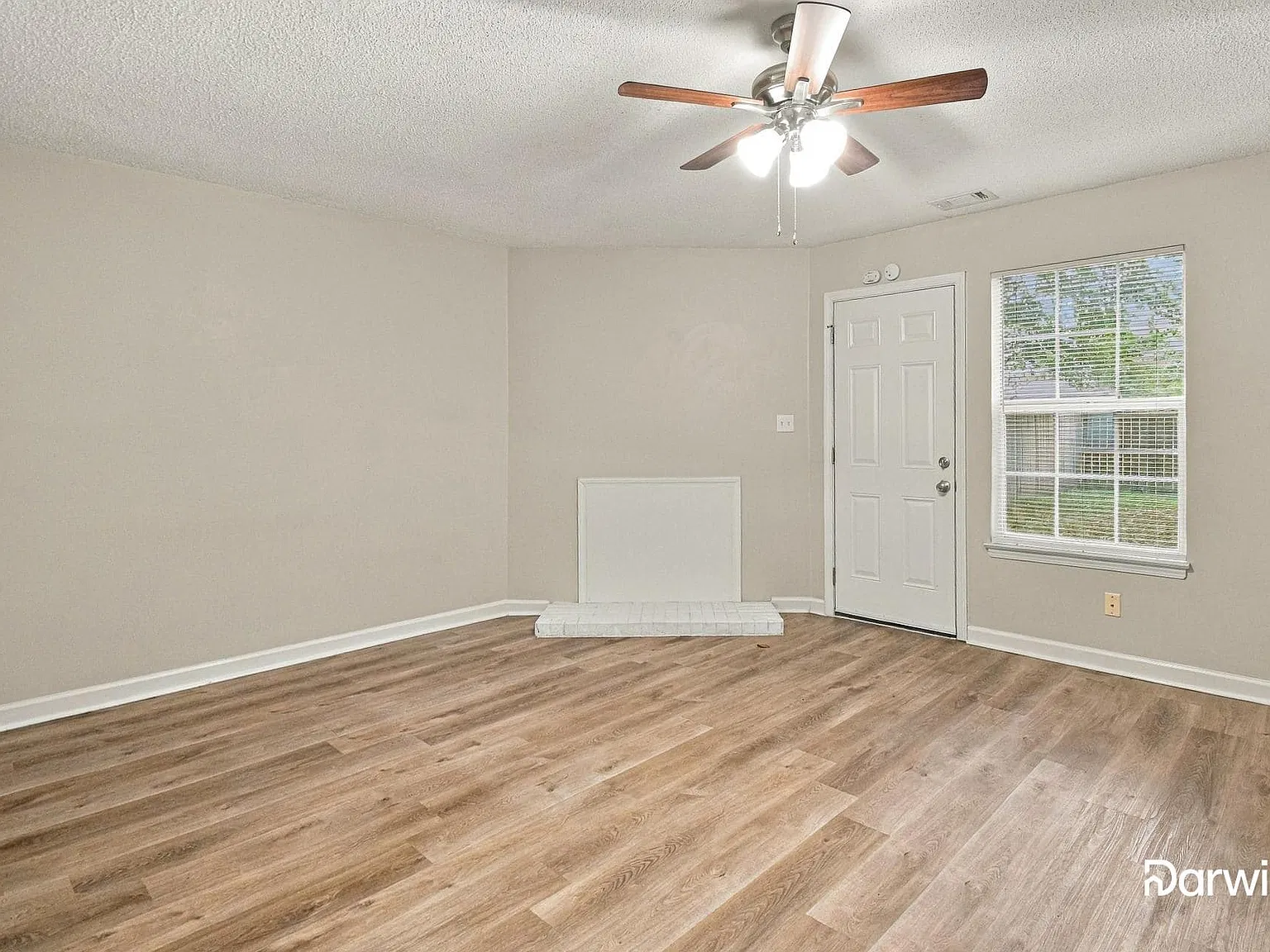 2 bed, 1.5 bath, 1135 sqft, $1,550 — Photo 4
