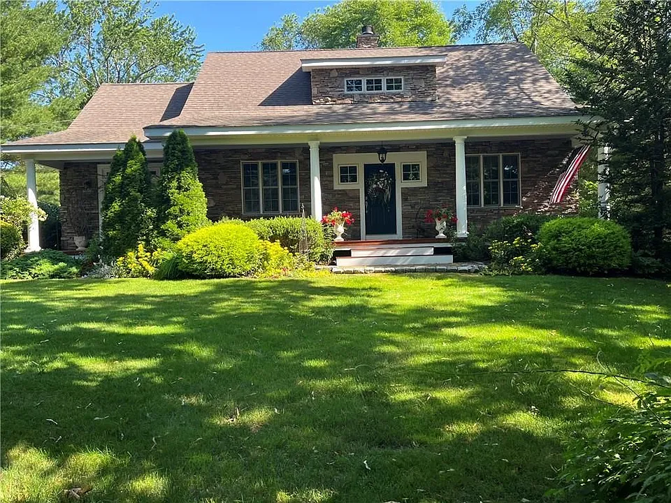 93 Kickemuit Ave