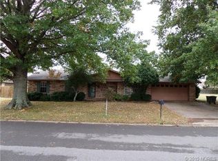 503 S Fryar Dr, Sallisaw, OK 74955