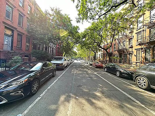 Rented by Bruma Realty LLC | media 20