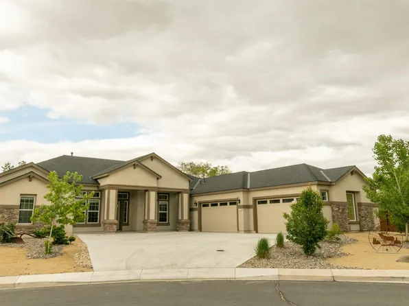 673 Rose Ln, Fernley, NV 89408
