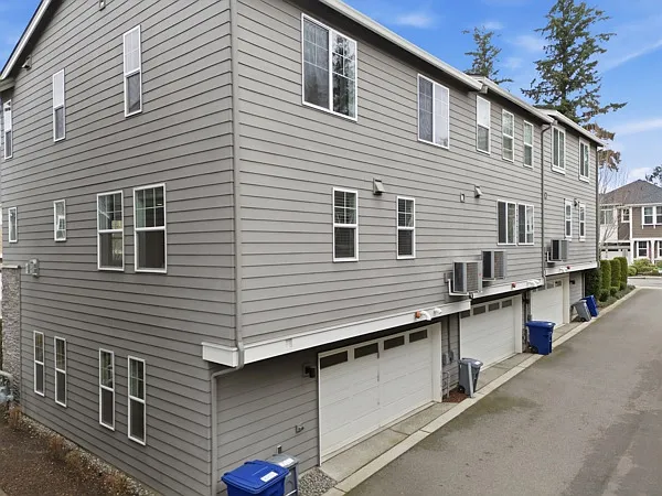 4 bed, 3.5 bath, 1980 sqft, $4,000 — Photo 3