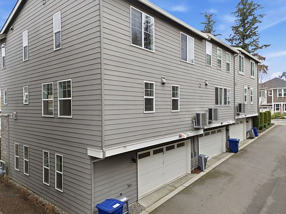 3rd image of 23947 SE 45th Ter