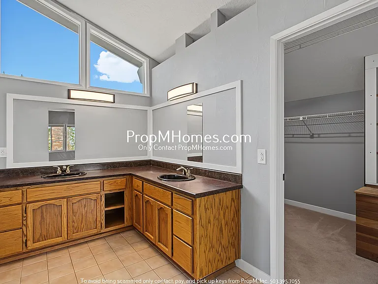 8271 SW 184th Ave — Photo 17