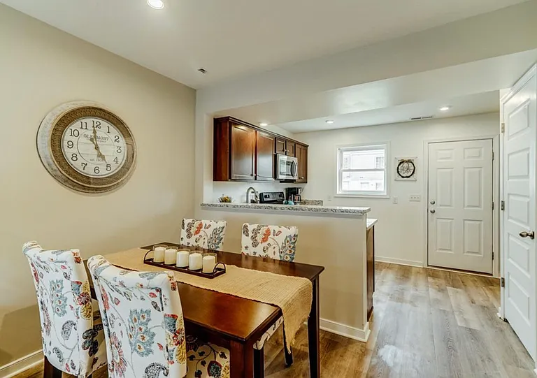 509 N 35th St #20 — Photo 3