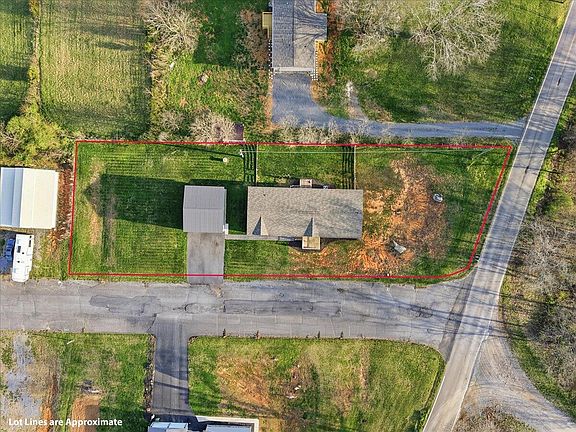 3rd image of 170 Creek View Way