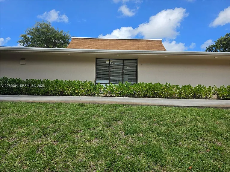 5981 Washington St #210 — Photo 30