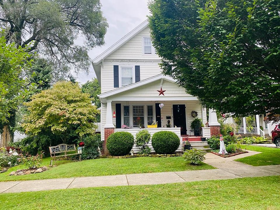 1st image of 511 Pleasant St