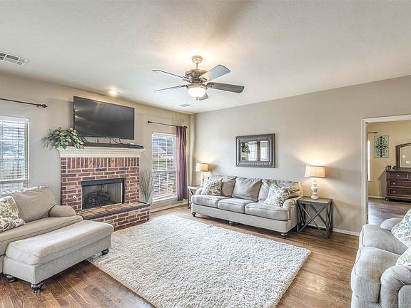 4th image of 20202 E 37th St S