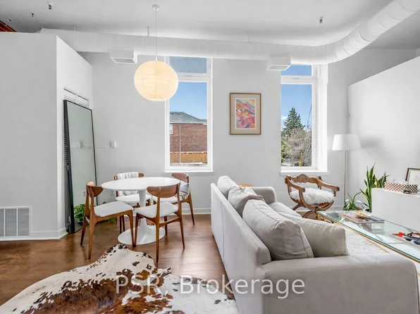 121 Prescott Ave #4, Toronto, ON M6N 3G8