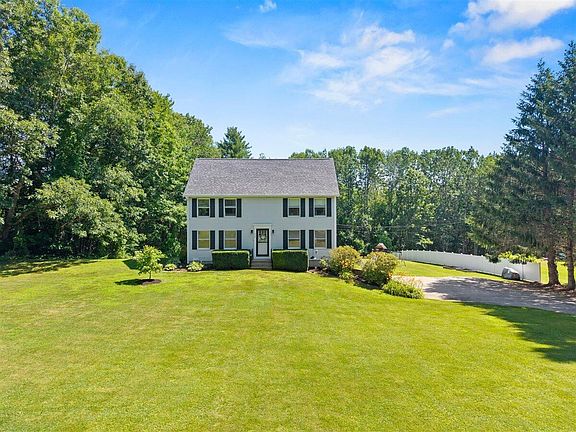 2nd image of 208 Cranberry Meadow Road