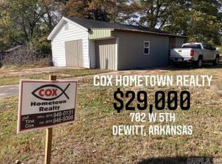 702 W 5th St, De Witt, AR 72042