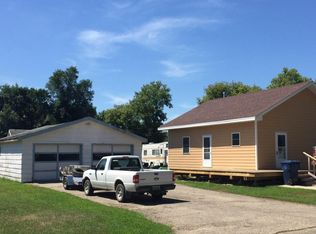 19 11th St SW, Watertown, SD 57201