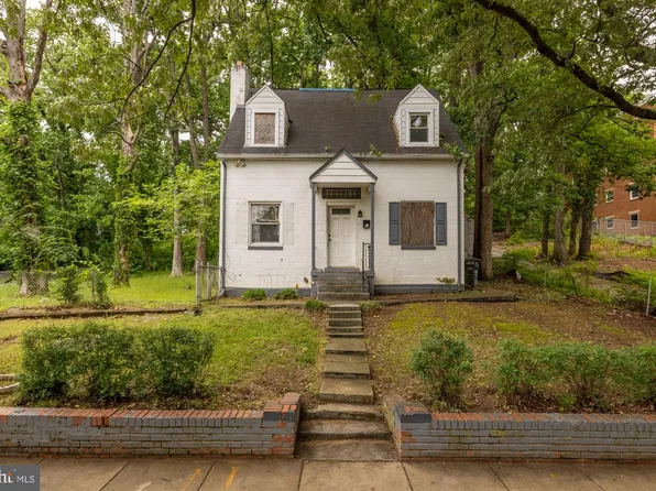 212 36th St SE, Washington, DC 20019
