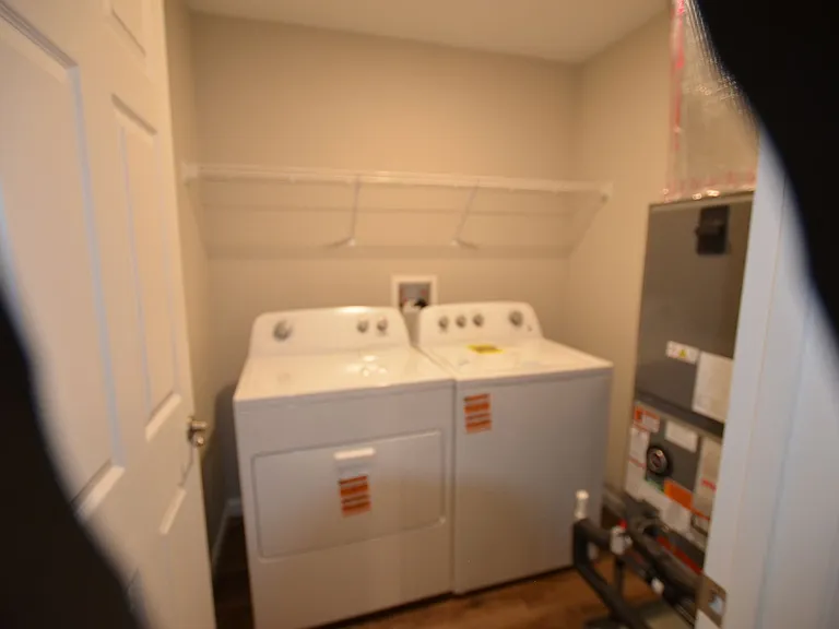 340 Dolphin St SE — Photo 2
