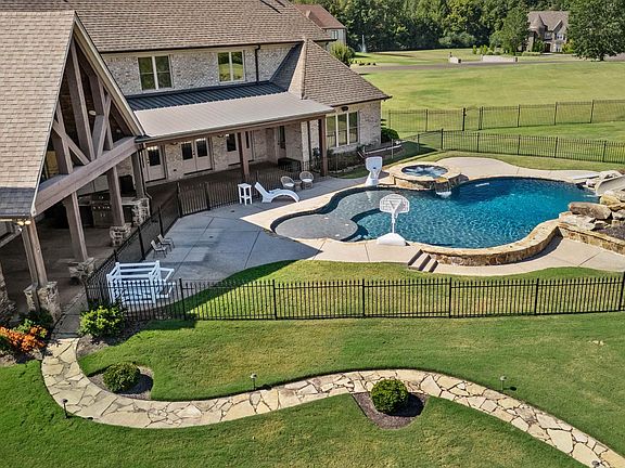 4th image of 25 Buckingham Ct