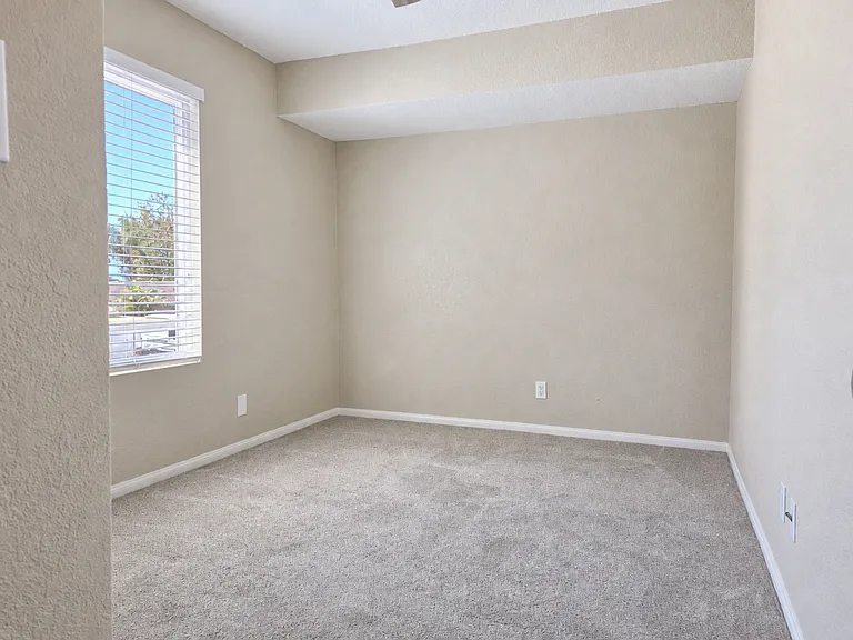 1354 Evergreen Dr — Photo 9