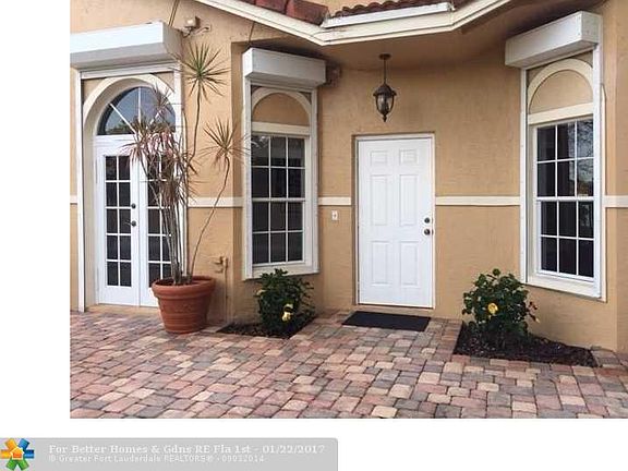 3rd image of 4113 Carriage Dr #1