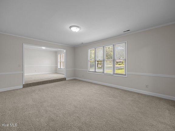 5th image of 3610 Wedgewood Dr