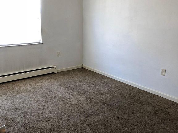 4th image of 1542 Front St APT 5