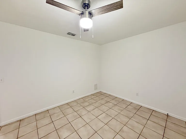 3815 Osprey Cir #D — Photo 12