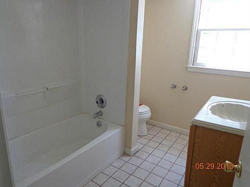 5th image of 2810 Silver Leaf Dr