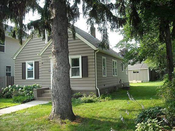2nd image of 1860 Reaney Ave E