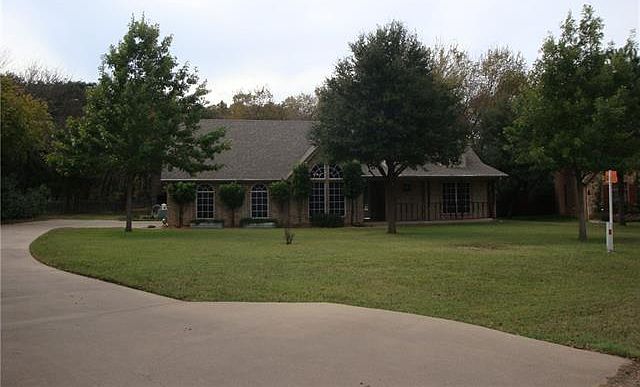 1st image of 101 Woodbine Ct