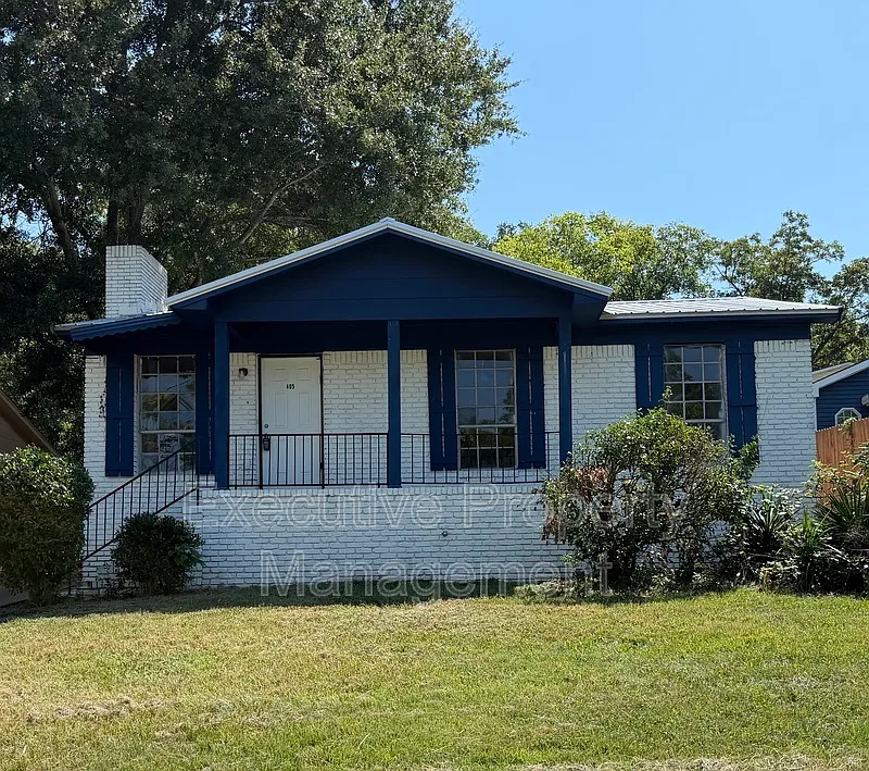 4 bed, 2.0 bath, 1500 sqft, $1,300 — Photo 1