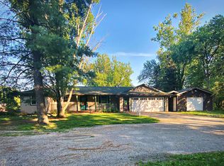 9205 Warner Rd, Haslett, MI 48840