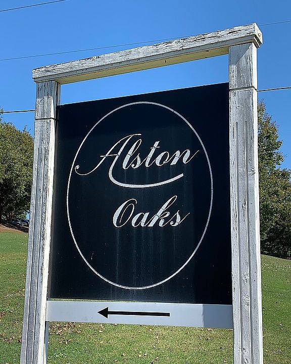Alston Oaks Welcome sign