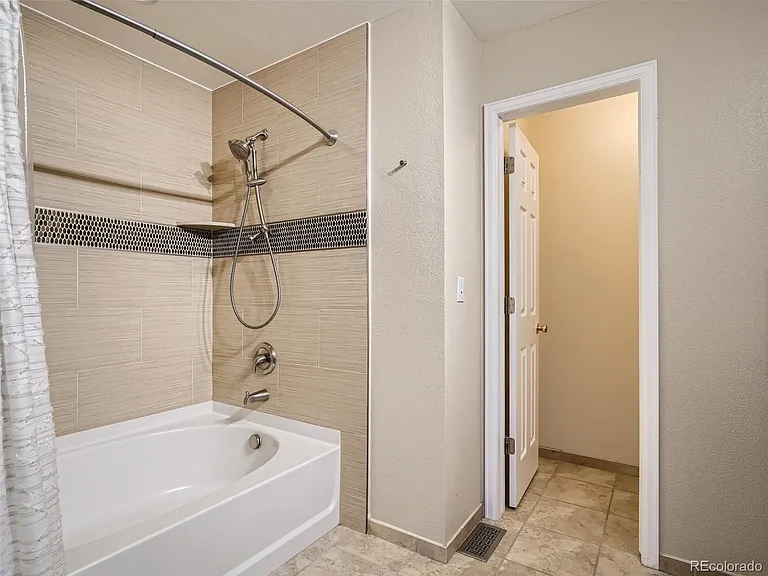 9959 Sydney Ln — Photo 16