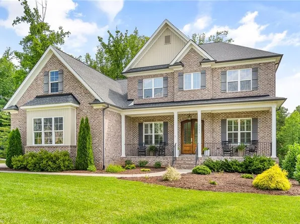 2724 Pfafftown Forest Dr, Winston Salem, NC 27106