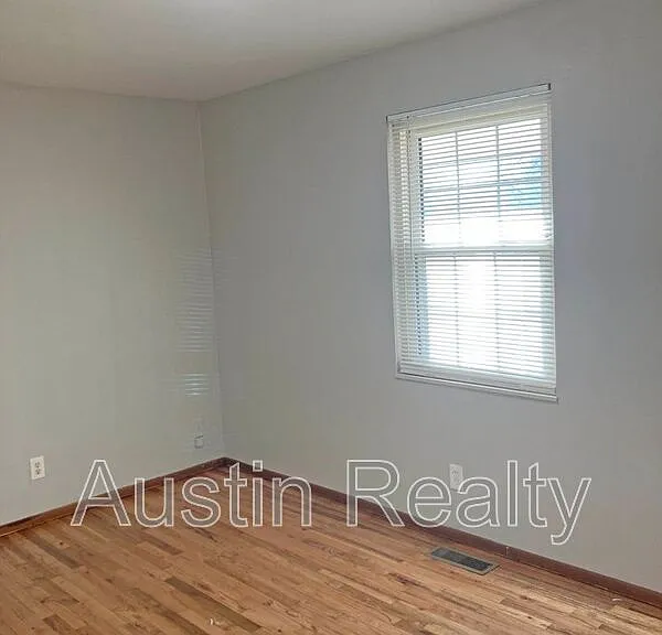 1051 Woodland Trails Dr — Photo 4