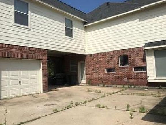 3rd image of 7710 Courtney Manor Ln