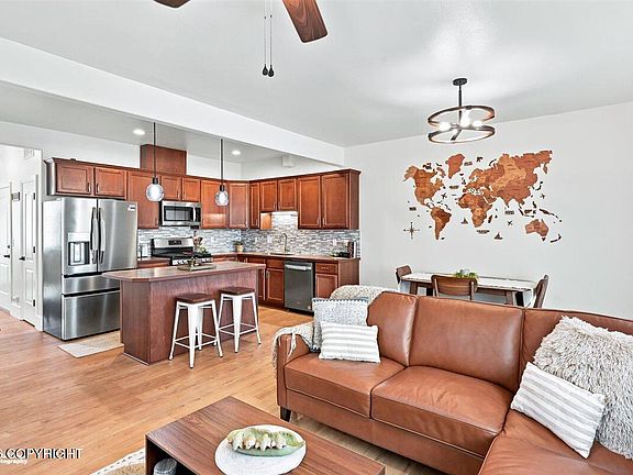 5th image of 220 Glenn Abbey Pl #12
