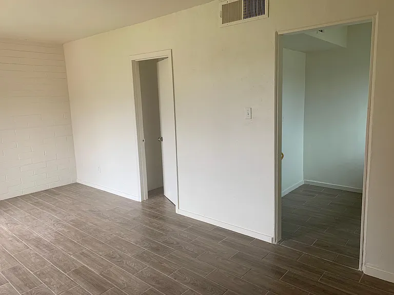 516 W Highland Ave #O — Photo 3