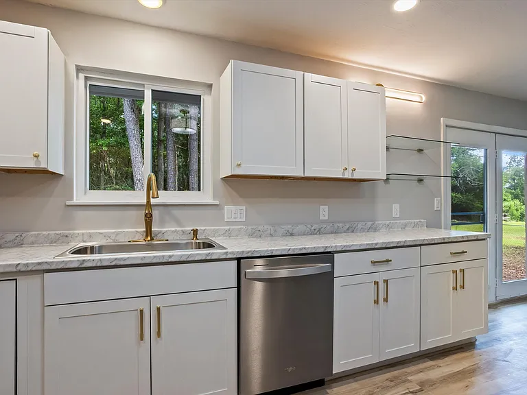 1728 Sandalwood Dr — Photo 10