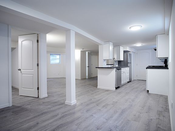 4th image of 3832 N Monticello Ave