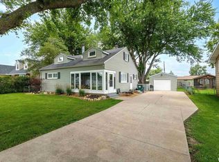 4711 51st Ave, Moline, IL 61265