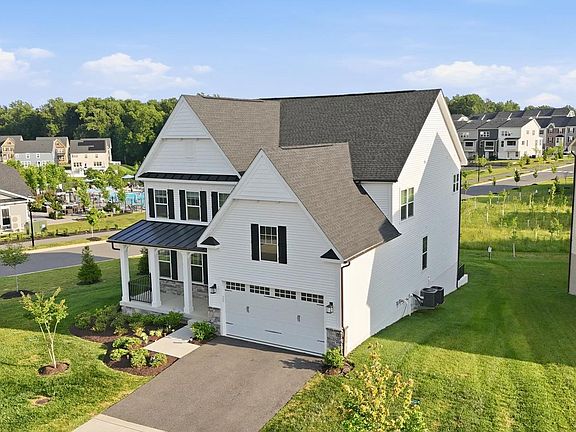 5th image of 7548 Zoe Ln