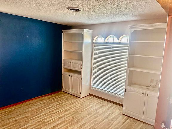 4th image of 6301 NW Cheyenne Ave