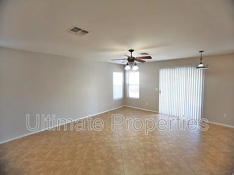 12511 N 121st Dr — Photo 4