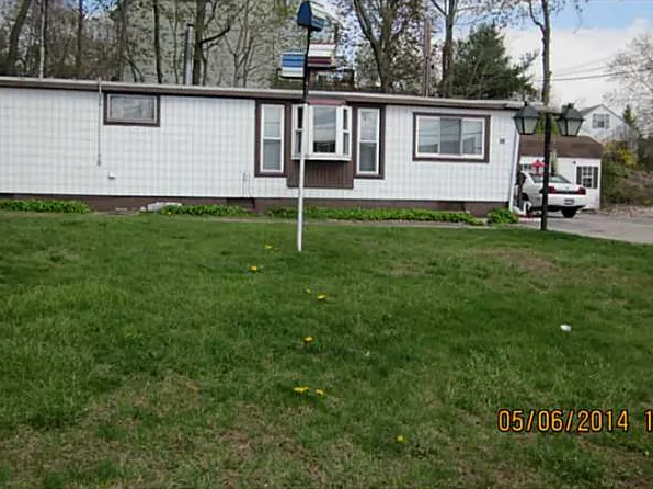 15 Aborn Ave, Cumberland, RI 02864