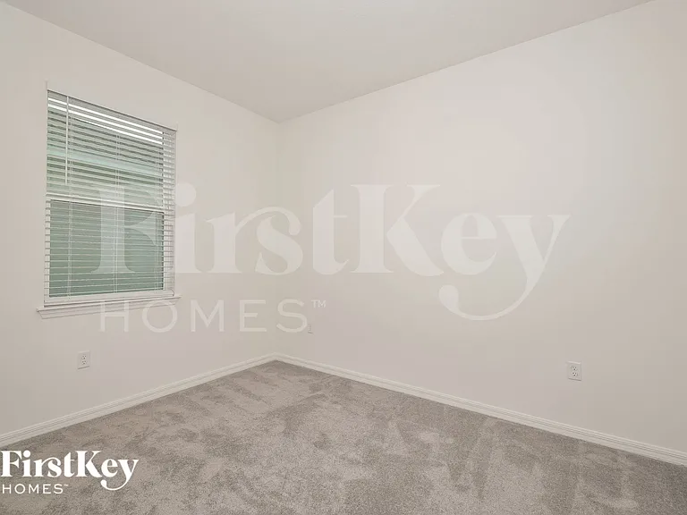 320 Corbel Ln — Photo 12