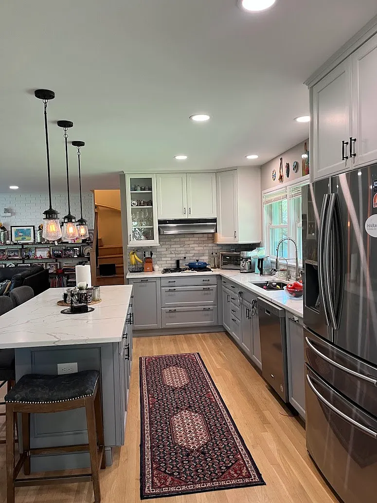 4 bed, 2.5 bath, 3000 sqft, $5,475 — Photo 4