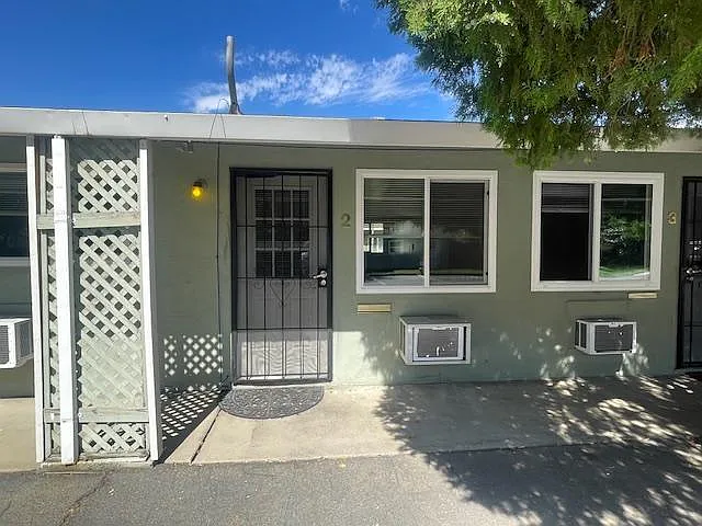 Building Photo - 423 5th St #3