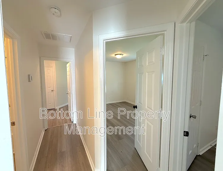 4013 Inglehurst Dr — Photo 11