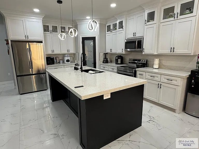 6861 Woodlands Ave — Photo 5